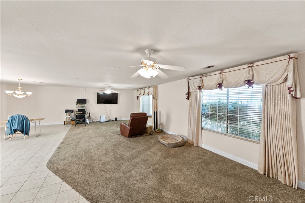 36740 Kensington Dr, Madera, CA 93636