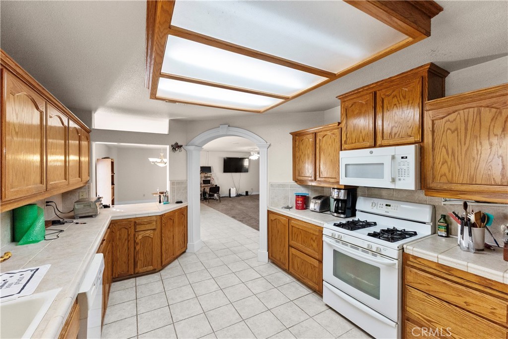 36740 Kensington Dr, Madera, CA 93636