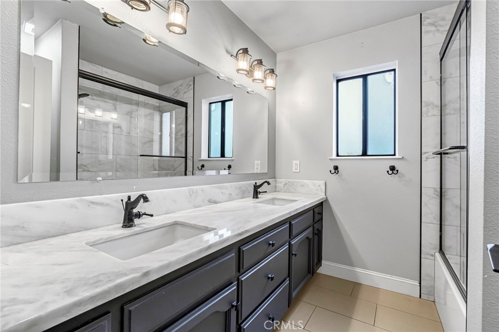 31031 Donald Ave, Madera, CA 93636