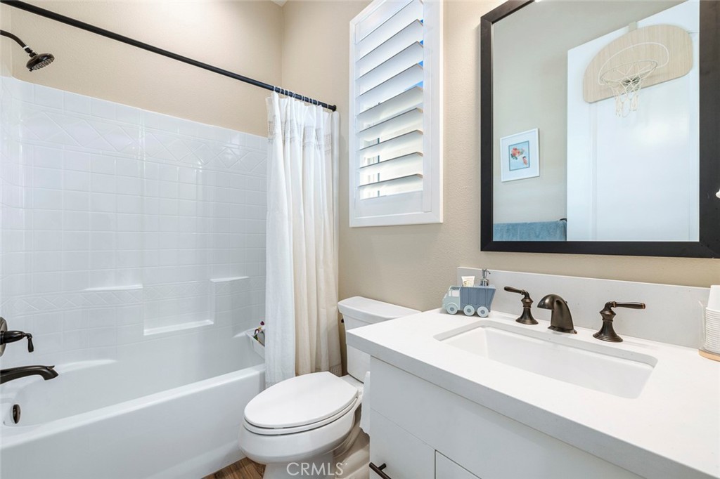 944 Horizon Dr, Madera, CA 93636