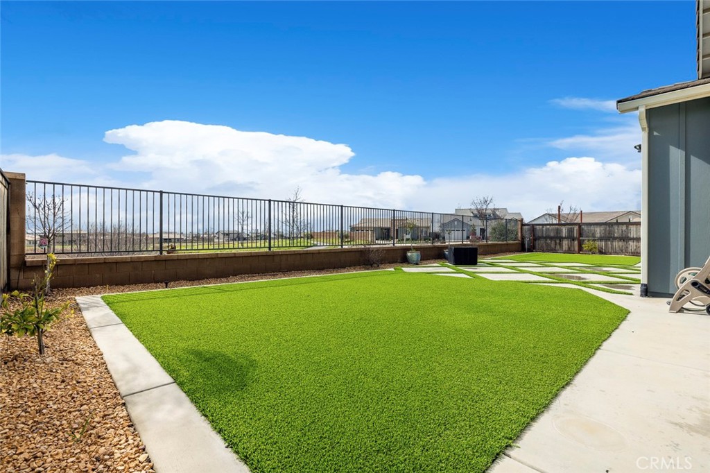 944 Horizon Dr, Madera, CA 93636