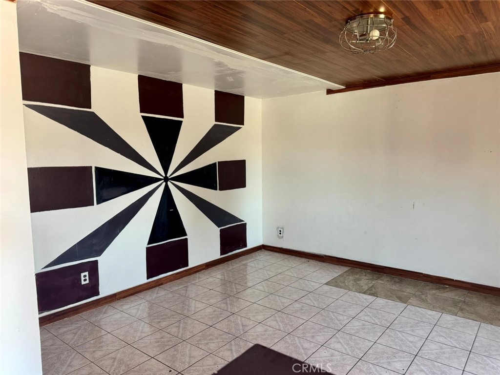 1620 N D, Madera, CA 93638