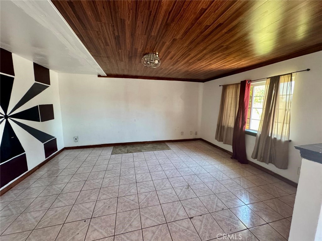 1620 N D, Madera, CA 93638