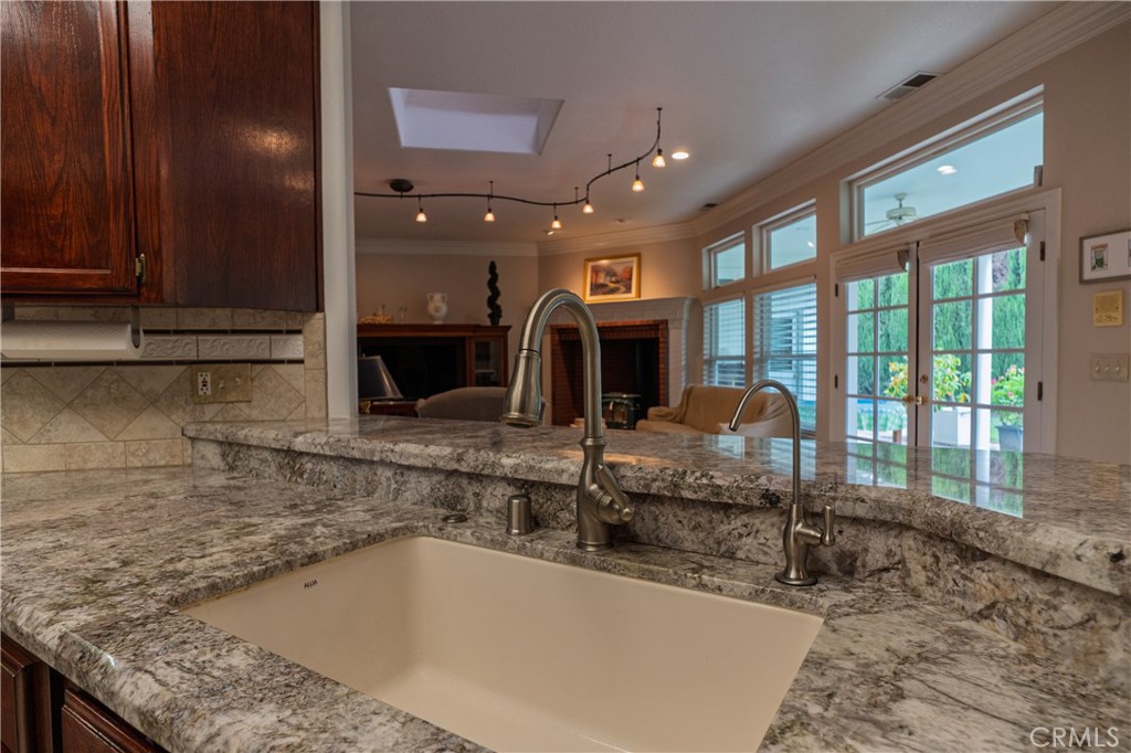 575 Woodlands, Madera, CA 93637