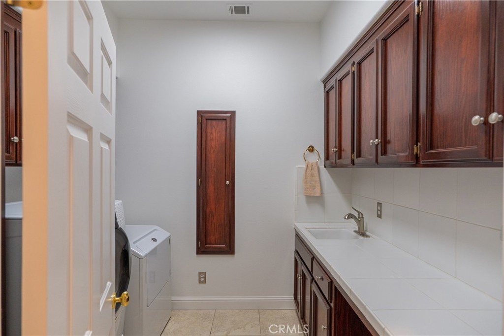 575 Woodlands, Madera, CA 93637