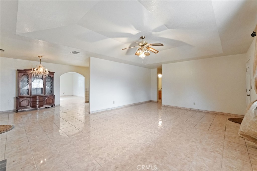 17214 Crescent Dr, Madera, CA 93638