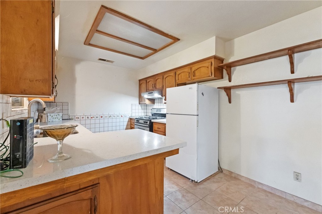 17214 Crescent Dr, Madera, CA 93638