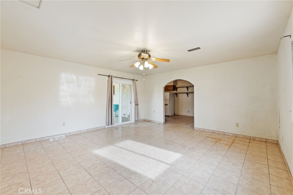 17214 Crescent Dr, Madera, CA 93638