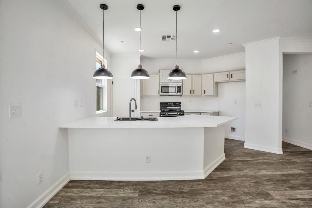 1338 Apple Ct, Madera, CA 93638