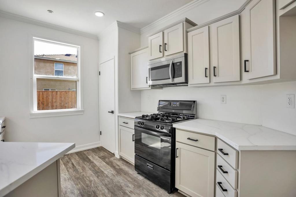 1338 Apple Ct, Madera, CA 93638