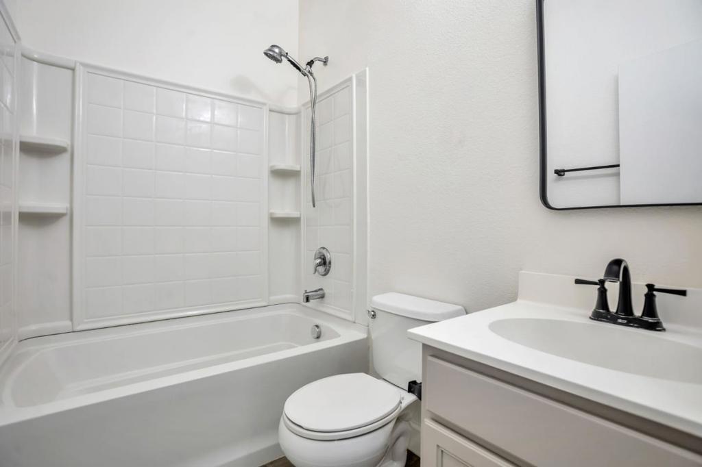 1338 Apple Ct, Madera, CA 93638