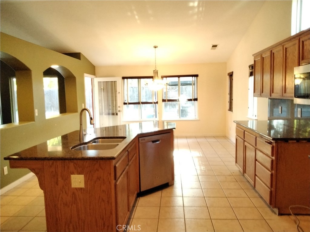 735 Via Cerioni, Madera, CA 93637