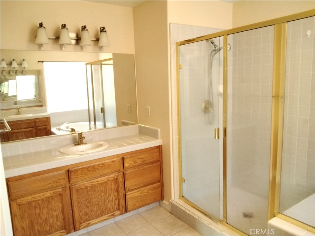 735 Via Cerioni, Madera, CA 93637