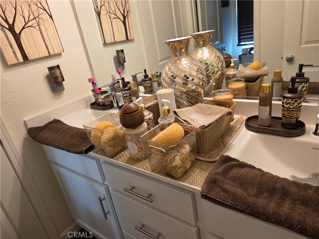 1583 Seneca Dr, Madera, CA 93637