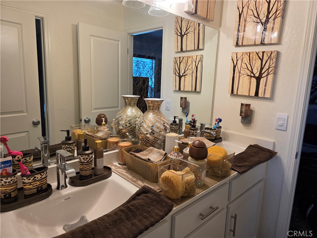 1583 Seneca Dr, Madera, CA 93637