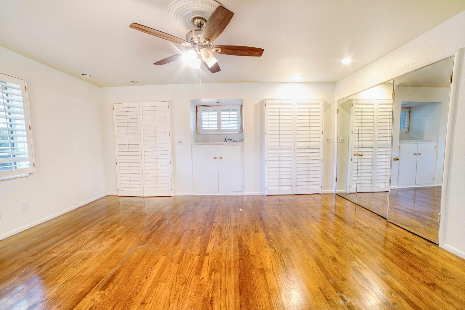 643 Park Ln, Madera, CA 93637