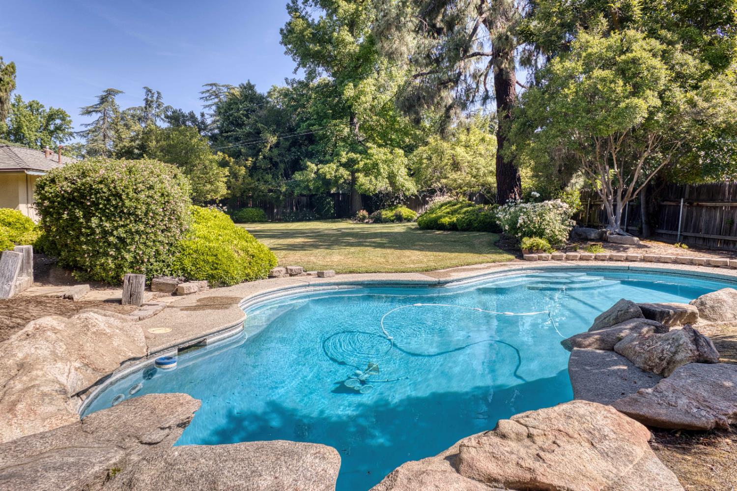 643 Park Ln, Madera, CA 93637