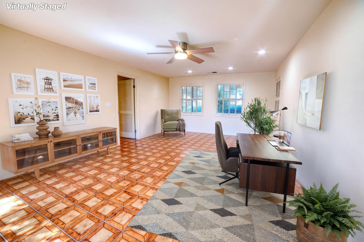 643 Park Ln, Madera, CA 93637