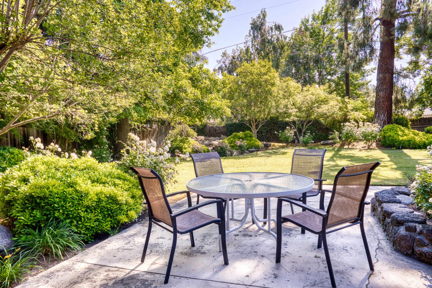 643 Park Ln, Madera, CA 93637