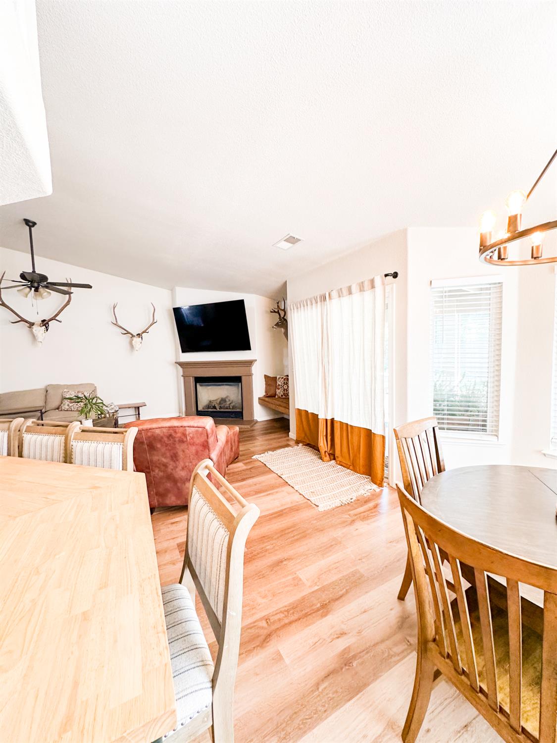 243 Toschi Dr, Madera, CA 93637