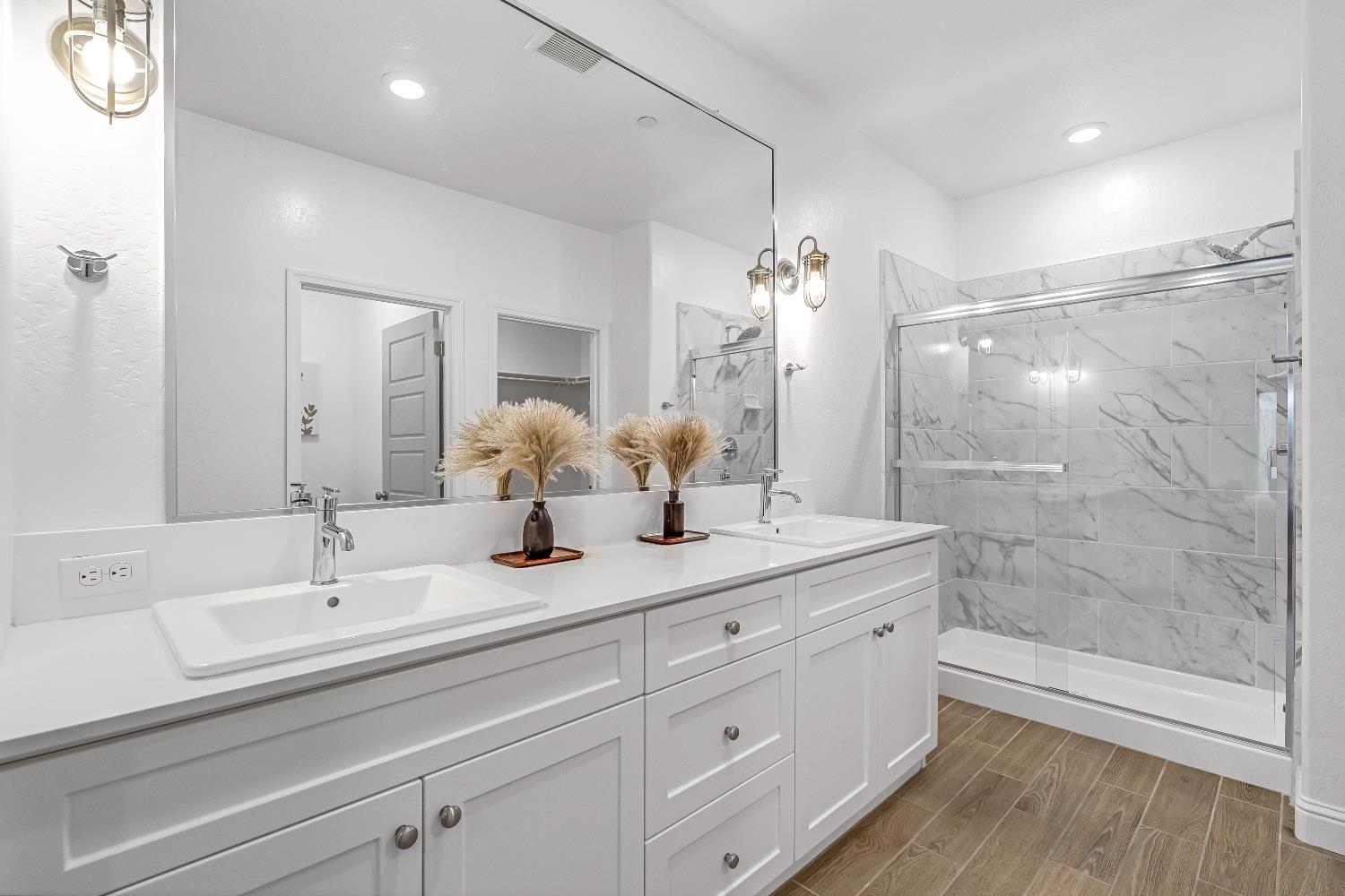 346 Sunset Dr S, Madera, CA 93636