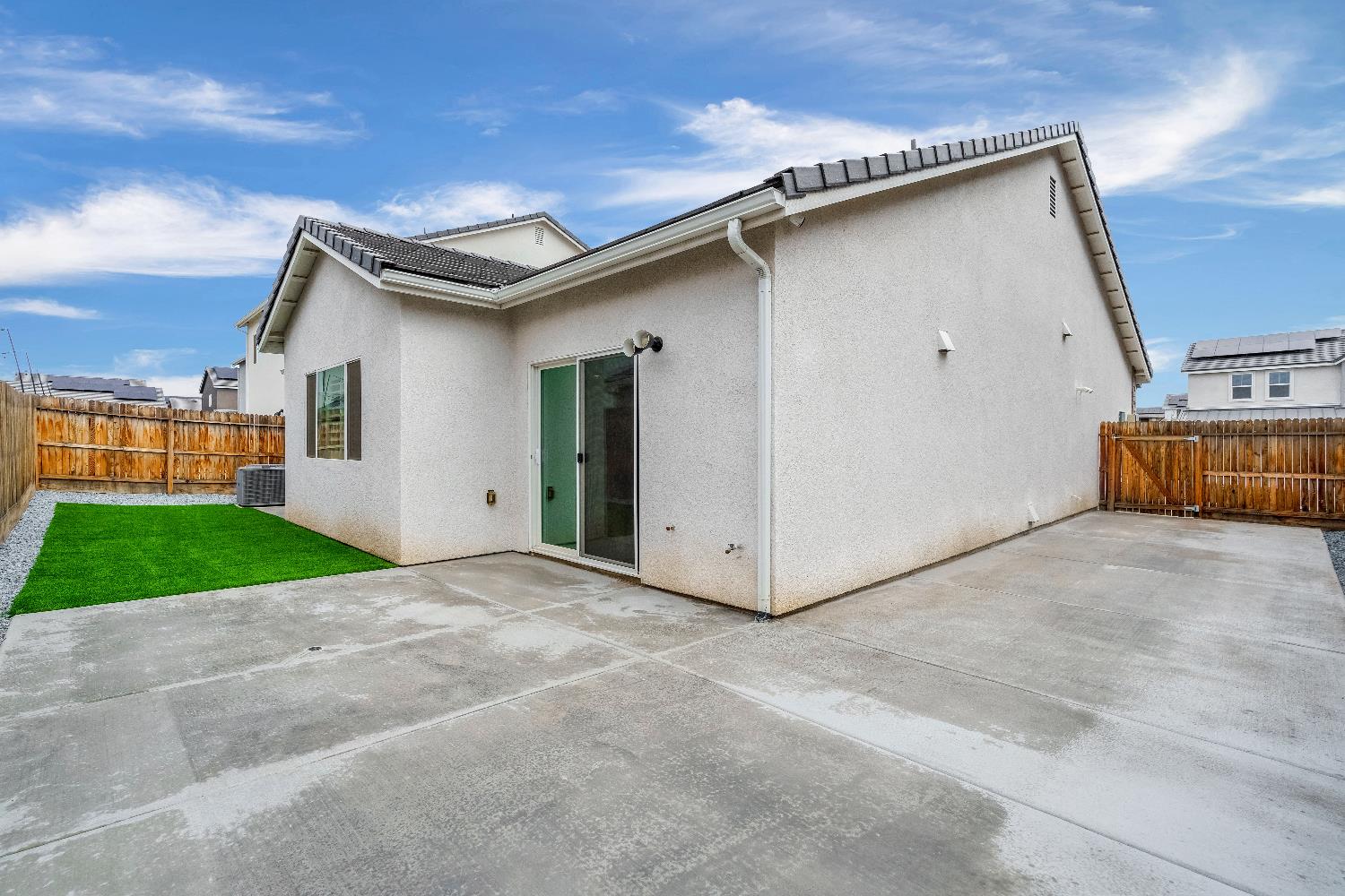 346 Sunset Dr S, Madera, CA 93636