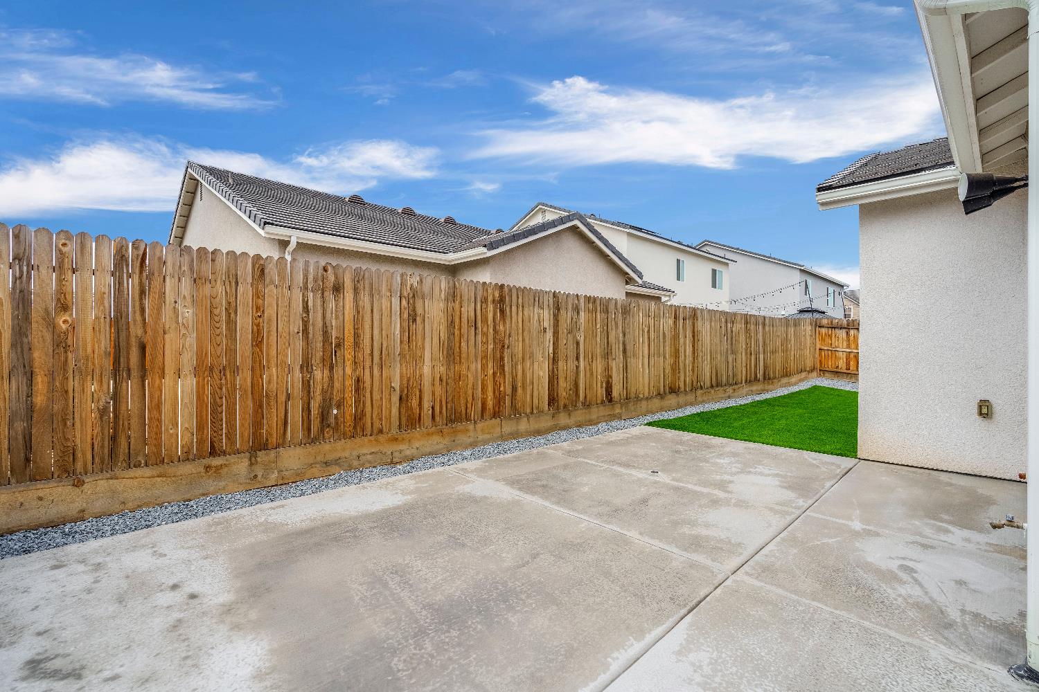 346 Sunset Dr S, Madera, CA 93636