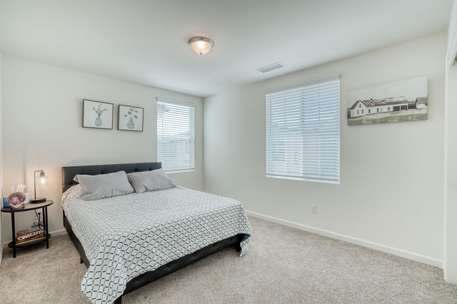 933 Winchell Way W, Madera, CA 93636