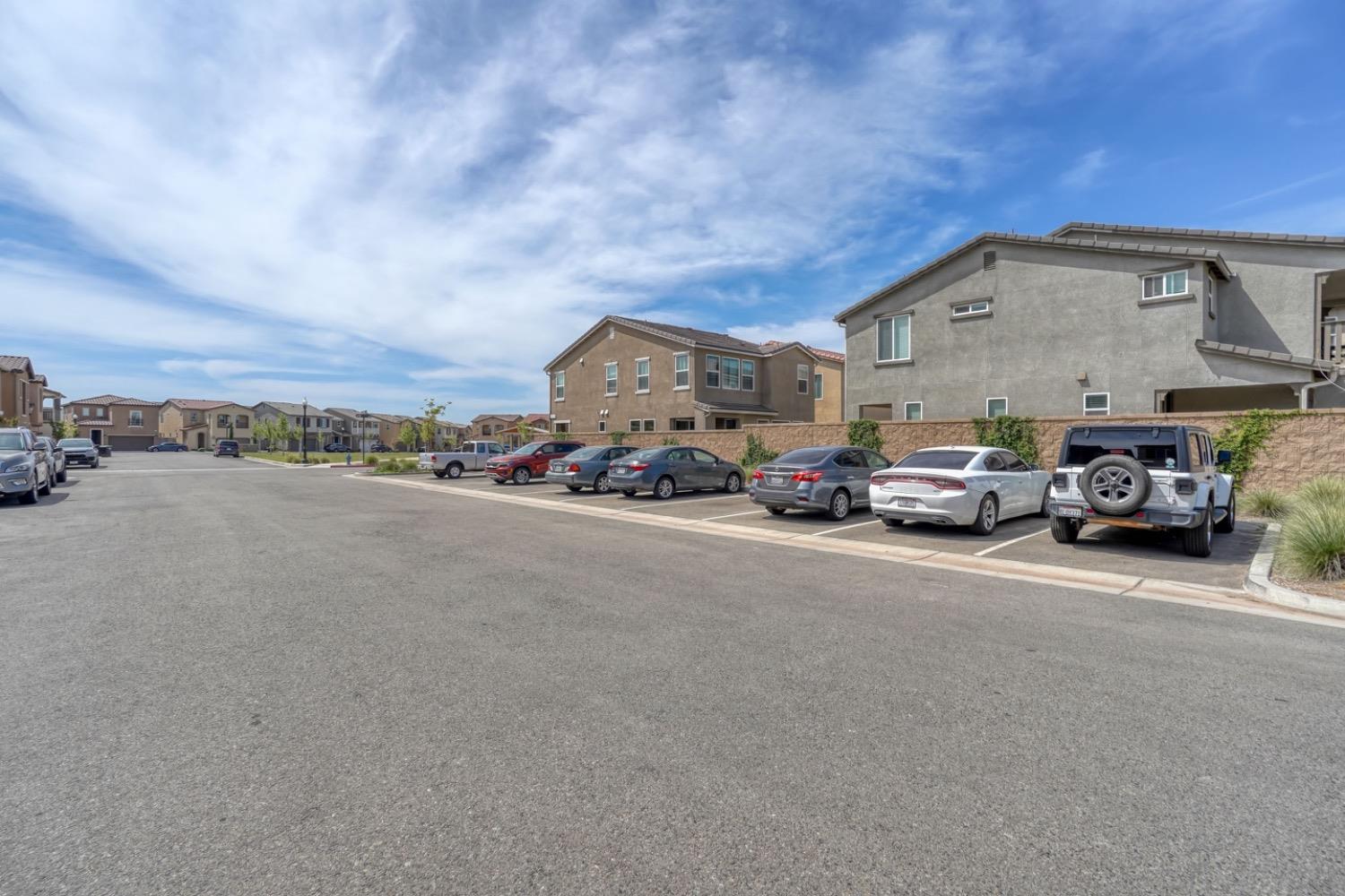 933 Winchell Way W, Madera, CA 93636