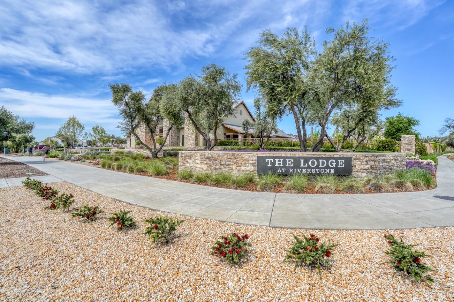 933 Winchell Way W, Madera, CA 93636