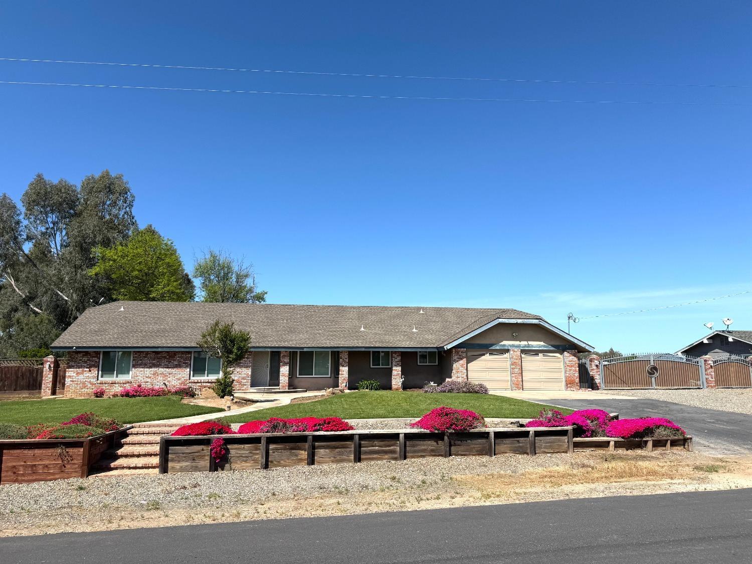 14728 Huntington Rd, Madera, CA 93636