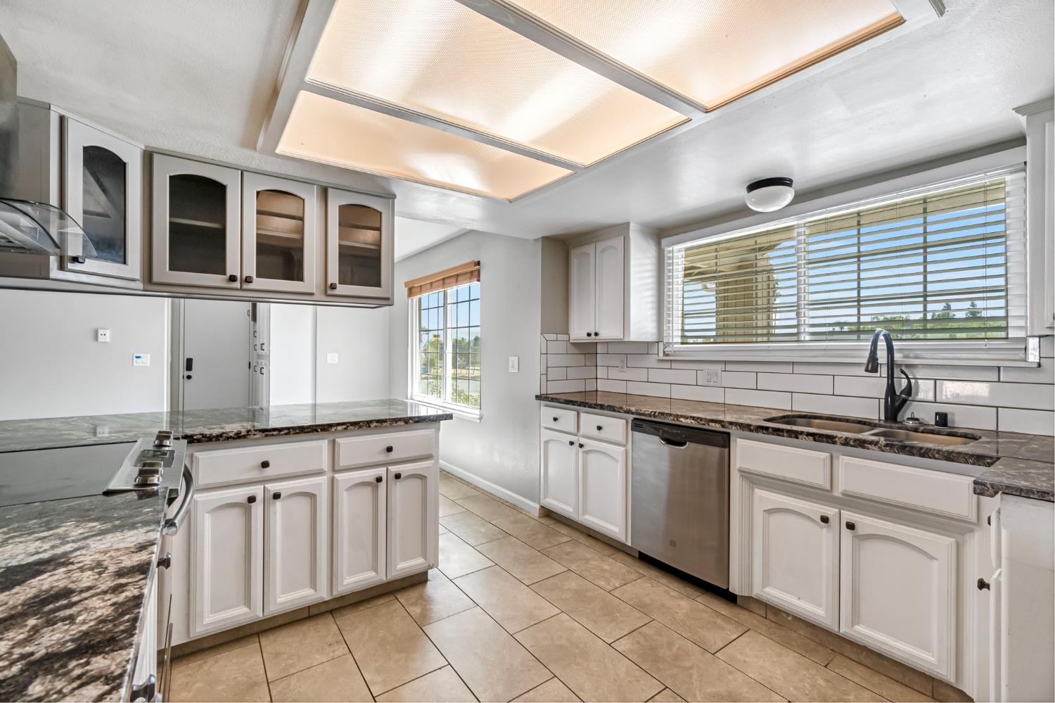 26963 Frisco Way, Madera, CA 93638