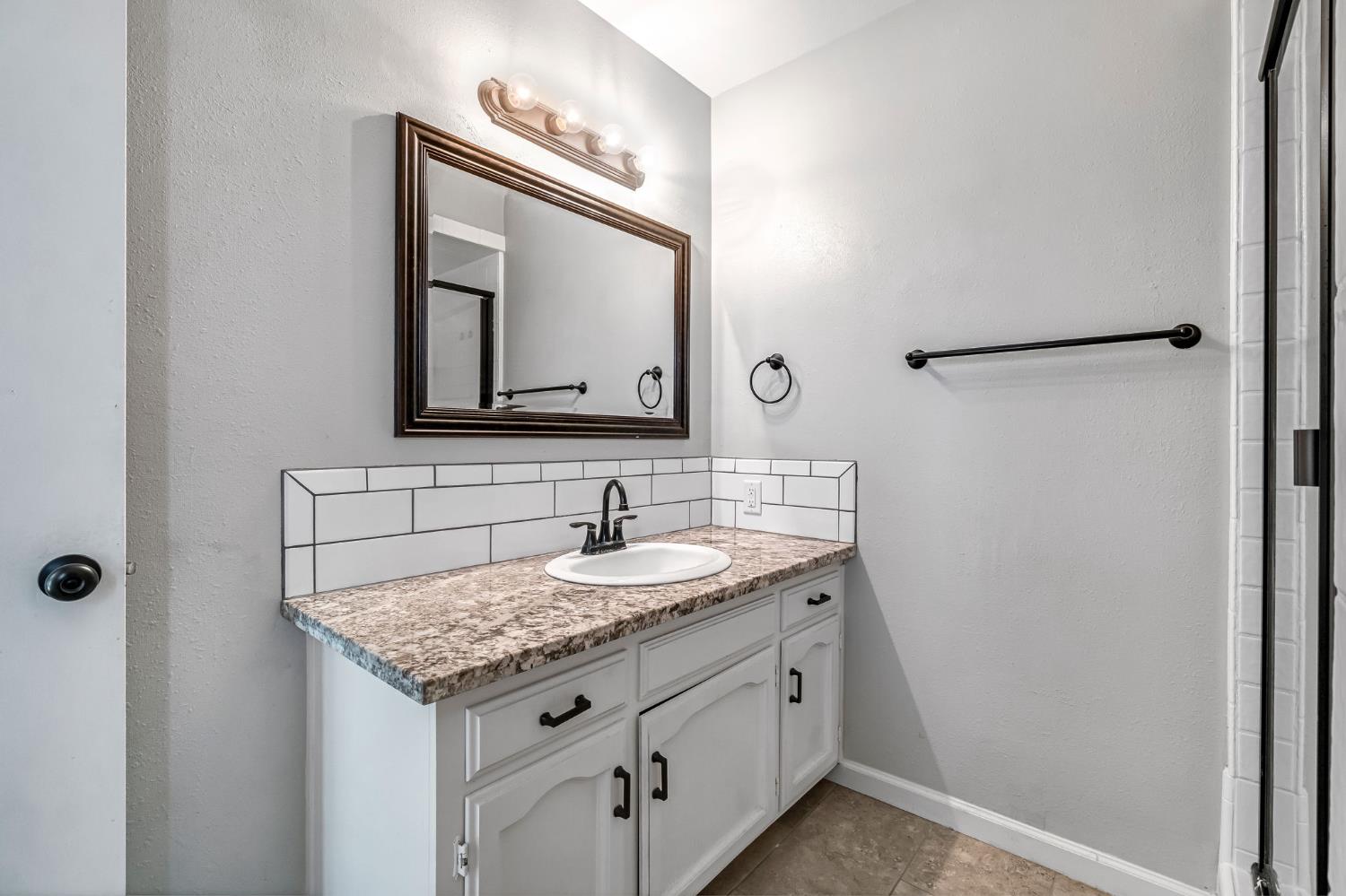 26963 Frisco Way, Madera, CA 93638