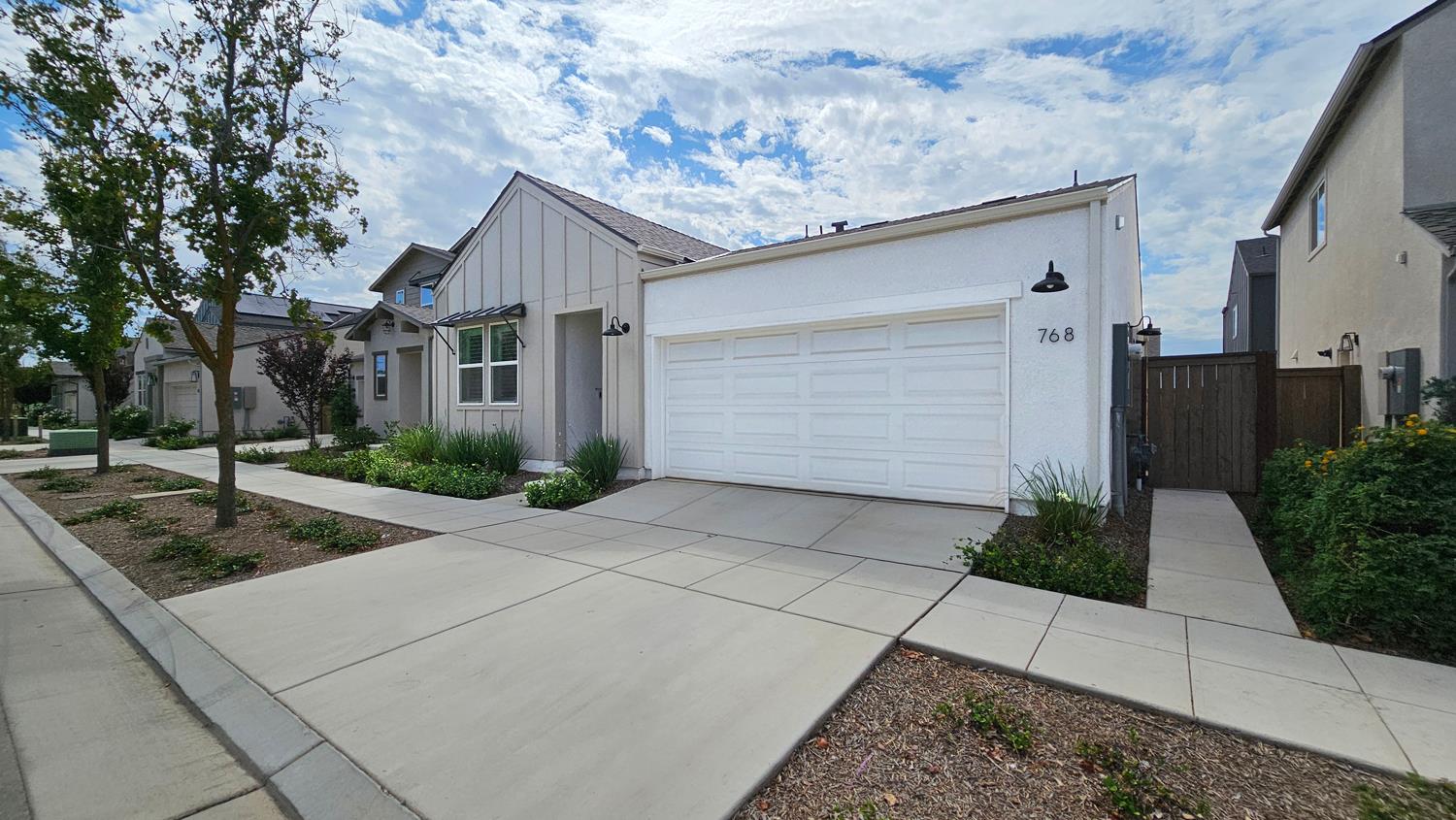 768 Katelyn Ave, Madera, CA 93636
