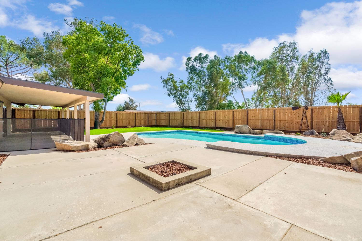 16860 Mark Rd, Madera, CA 93636
