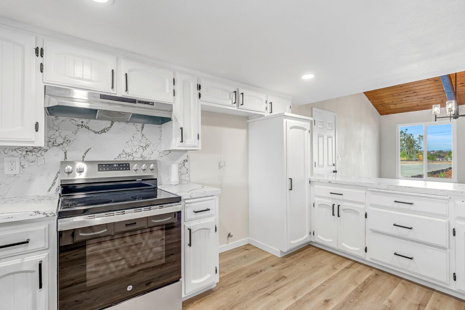 16860 Mark Rd, Madera, CA 93636