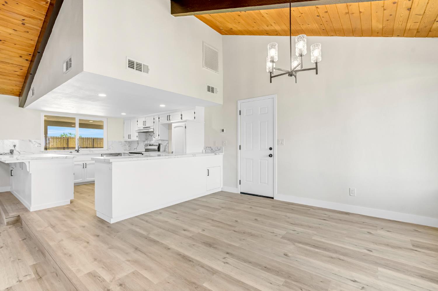 16860 Mark Rd, Madera, CA 93636