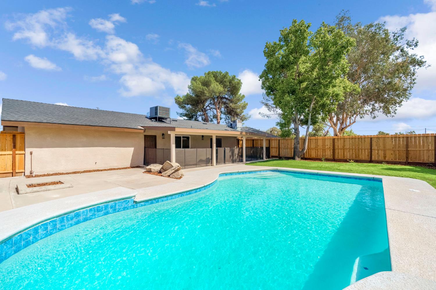 16860 Mark Rd, Madera, CA 93636