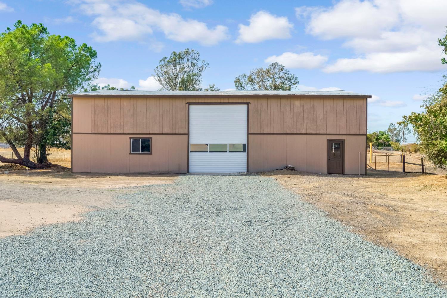 16860 Mark Rd, Madera, CA 93636