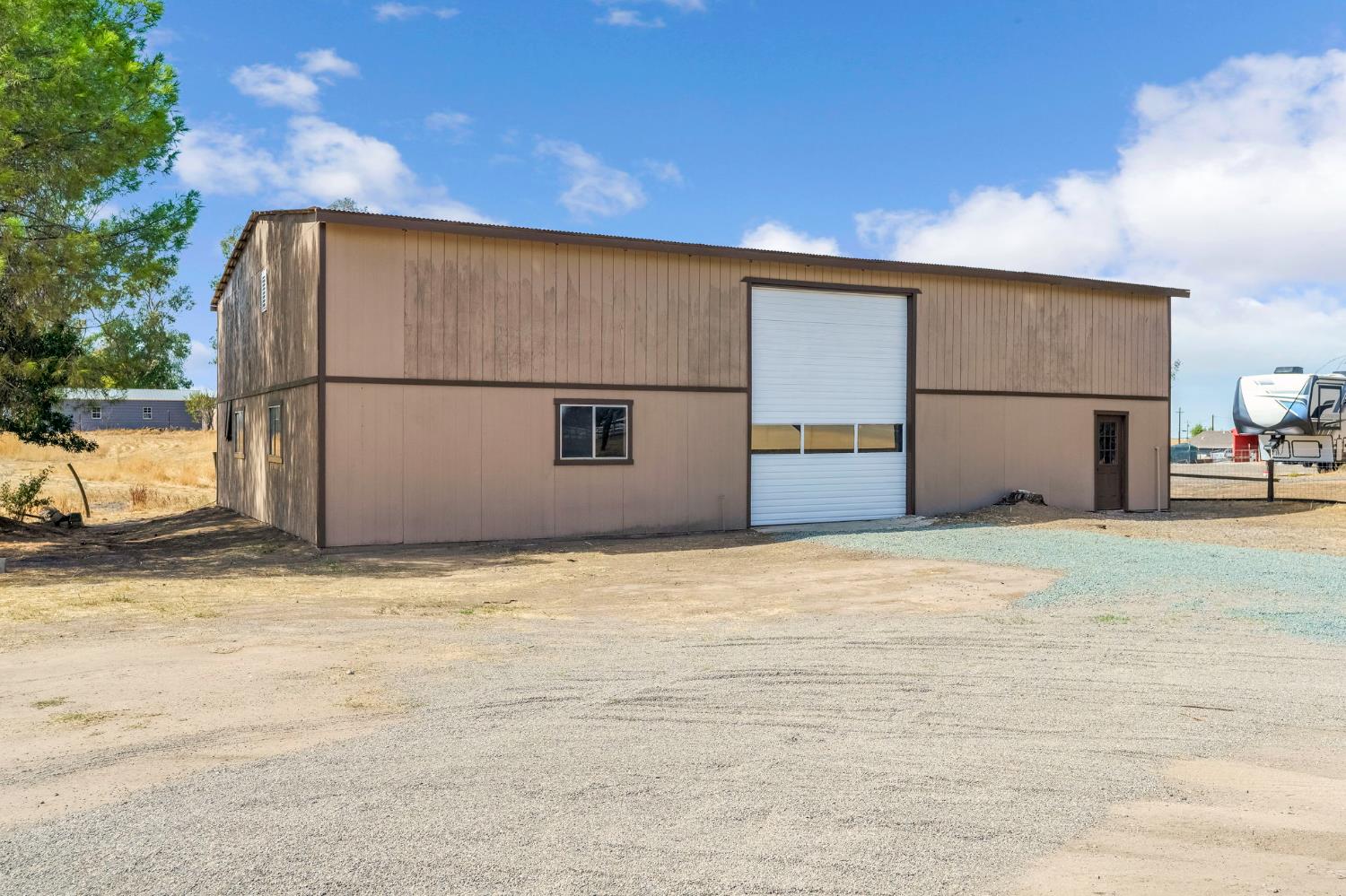 16860 Mark Rd, Madera, CA 93636