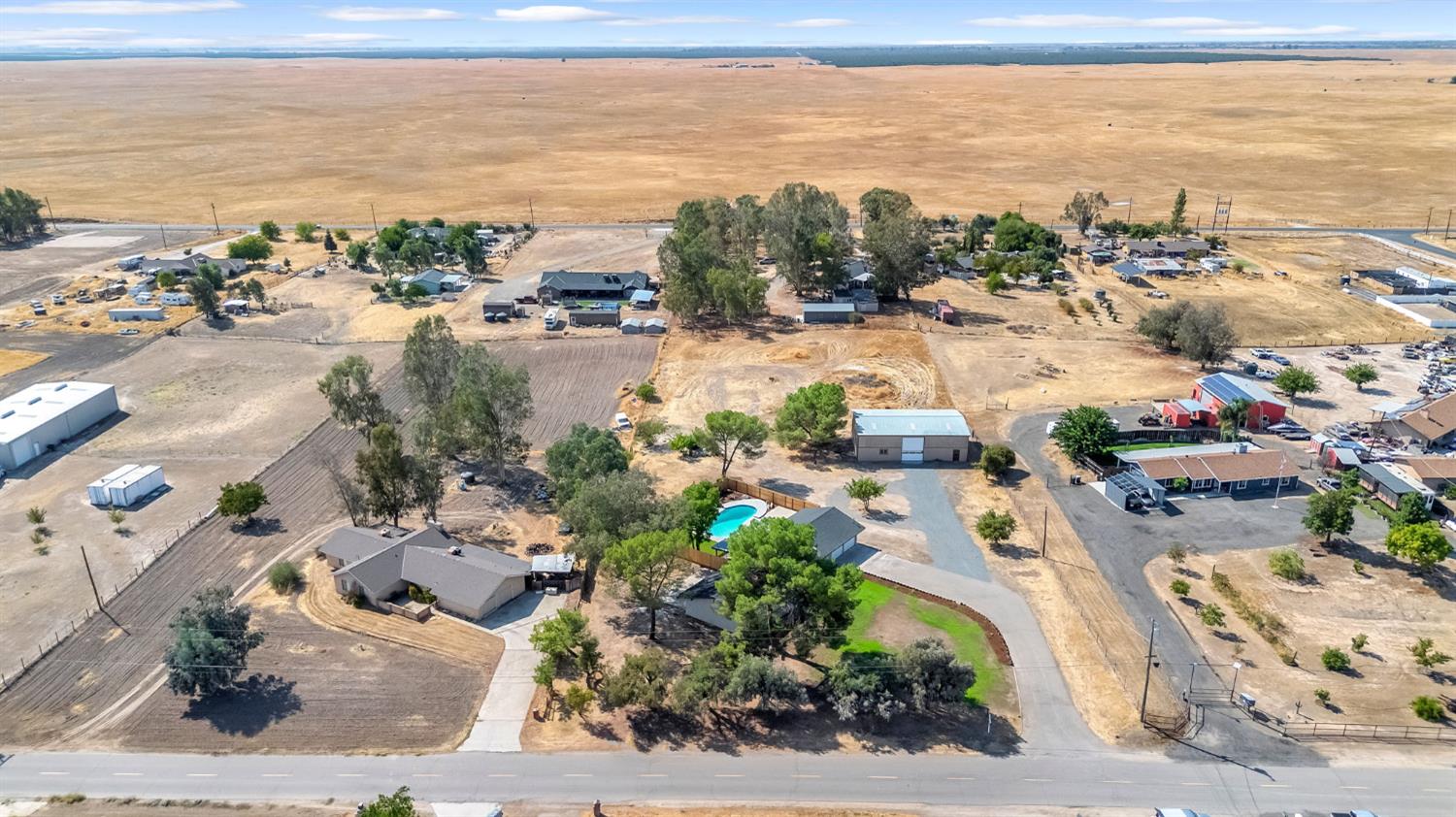 16860 Mark Rd, Madera, CA 93636