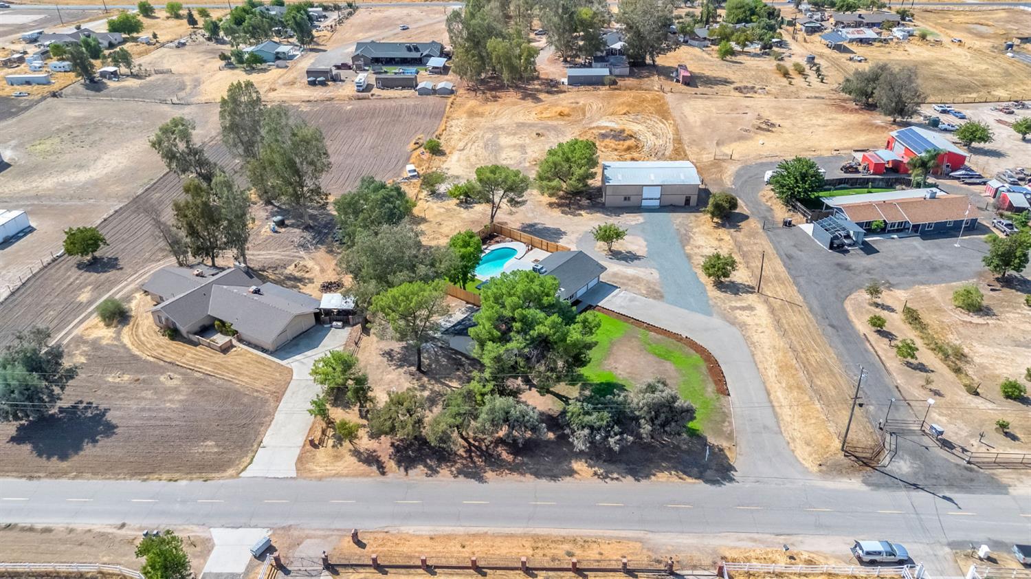 16860 Mark Rd, Madera, CA 93636