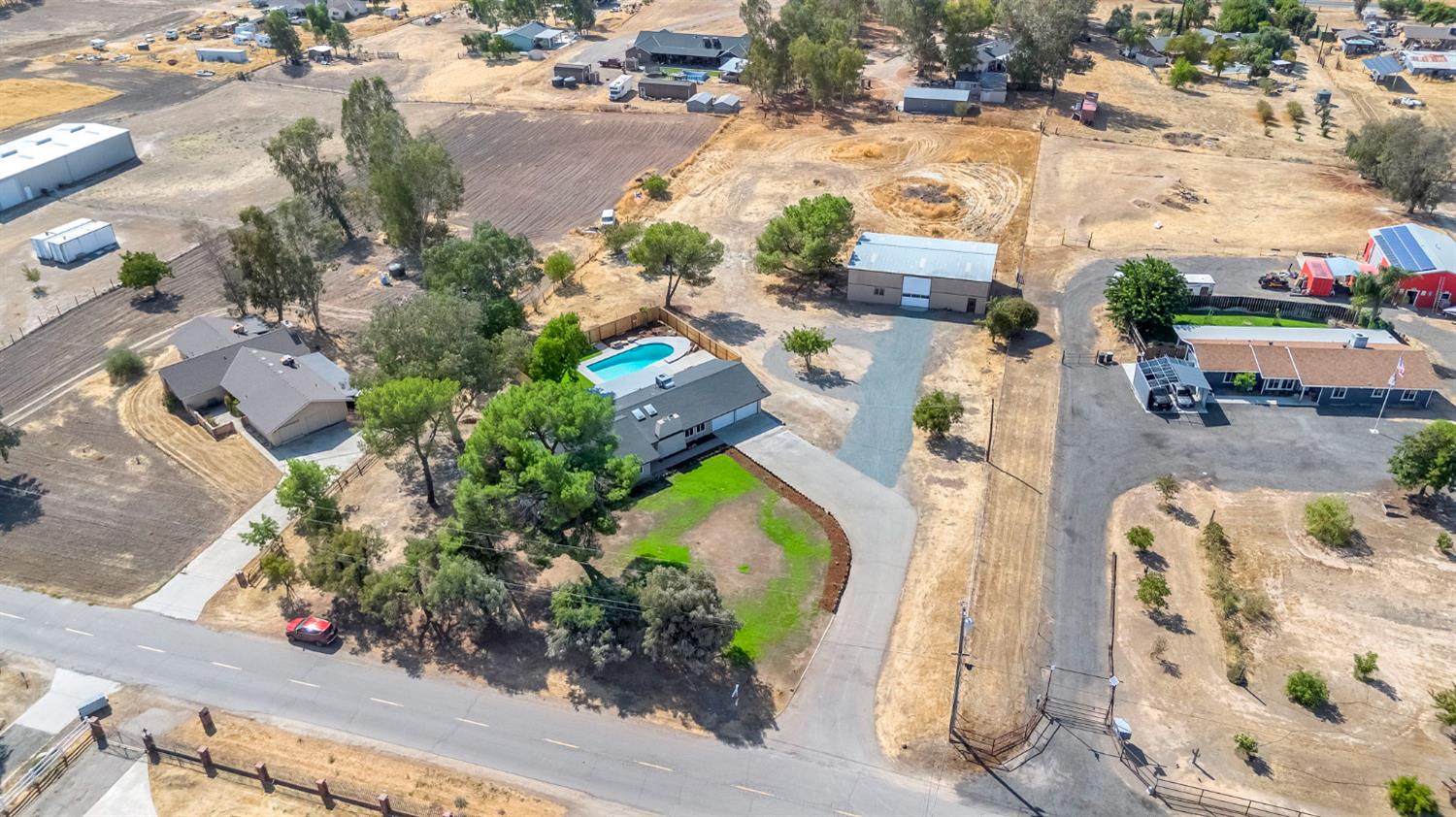 16860 Mark Rd, Madera, CA 93636