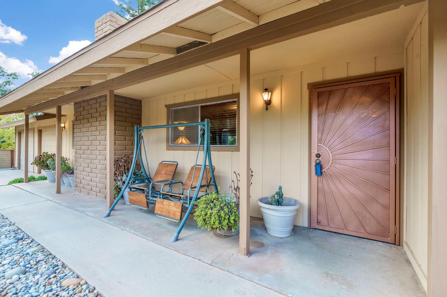 36295 Kensington Dr, Madera, CA 93636