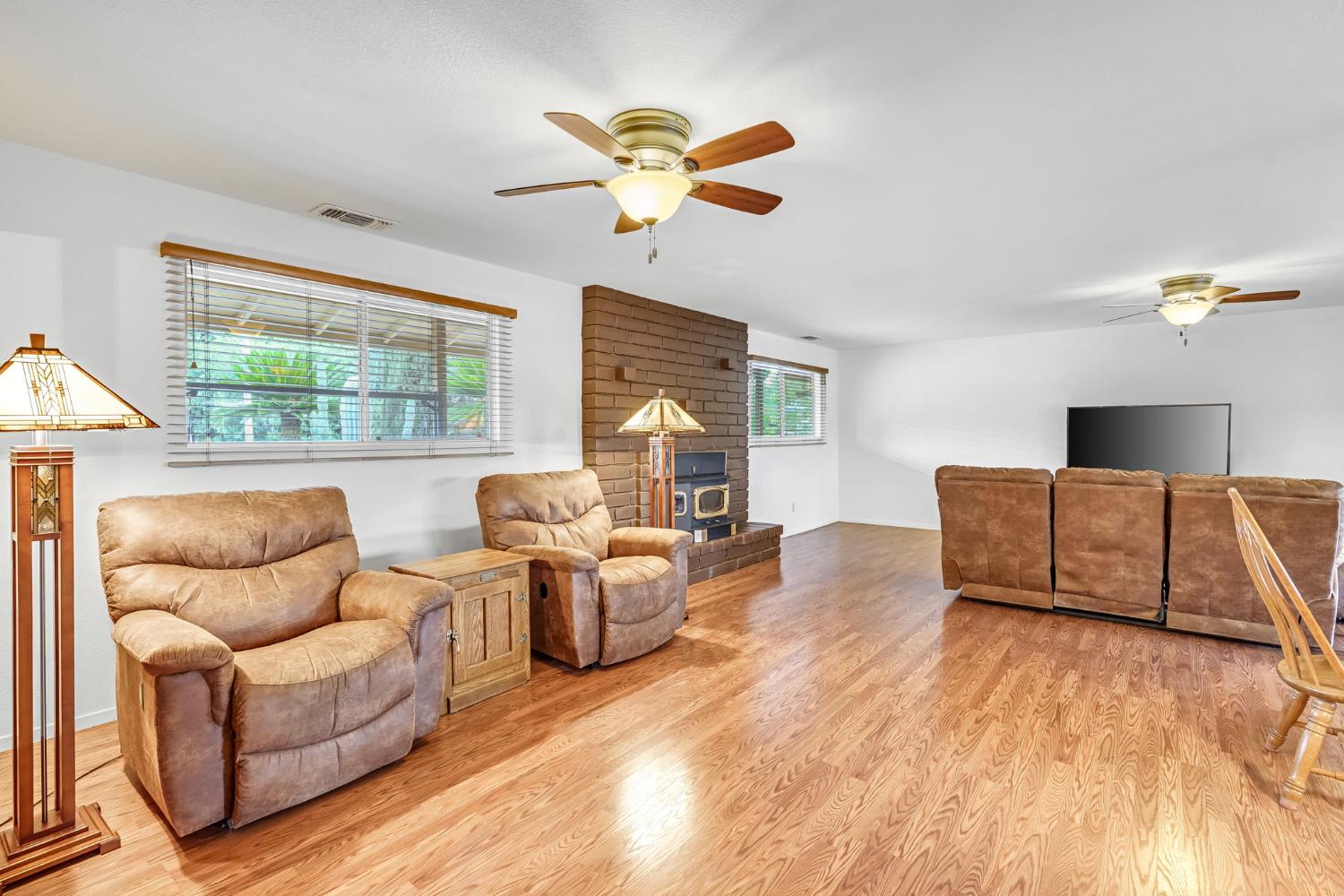 36295 Kensington Dr, Madera, CA 93636