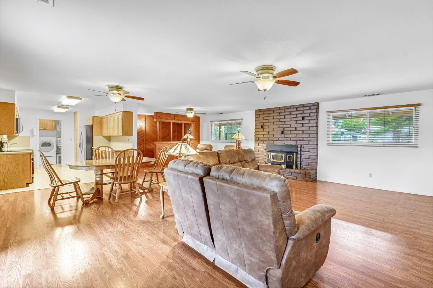36295 Kensington Dr, Madera, CA 93636
