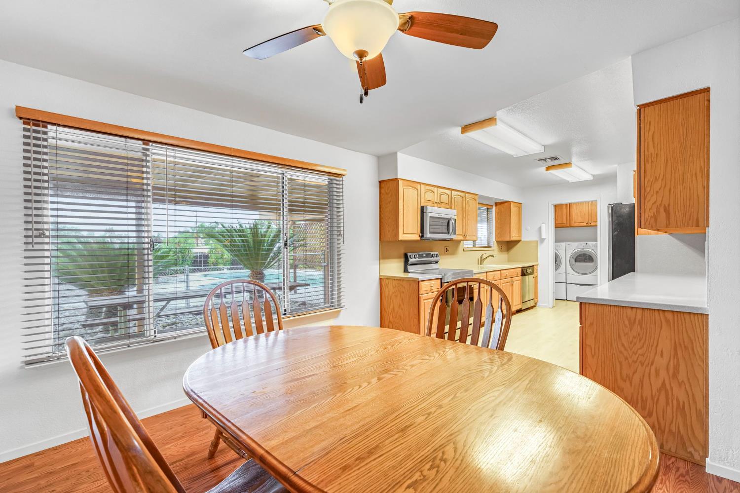 36295 Kensington Dr, Madera, CA 93636