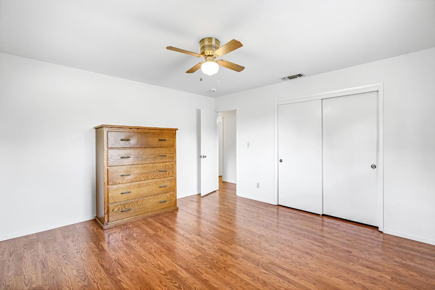 36295 Kensington Dr, Madera, CA 93636