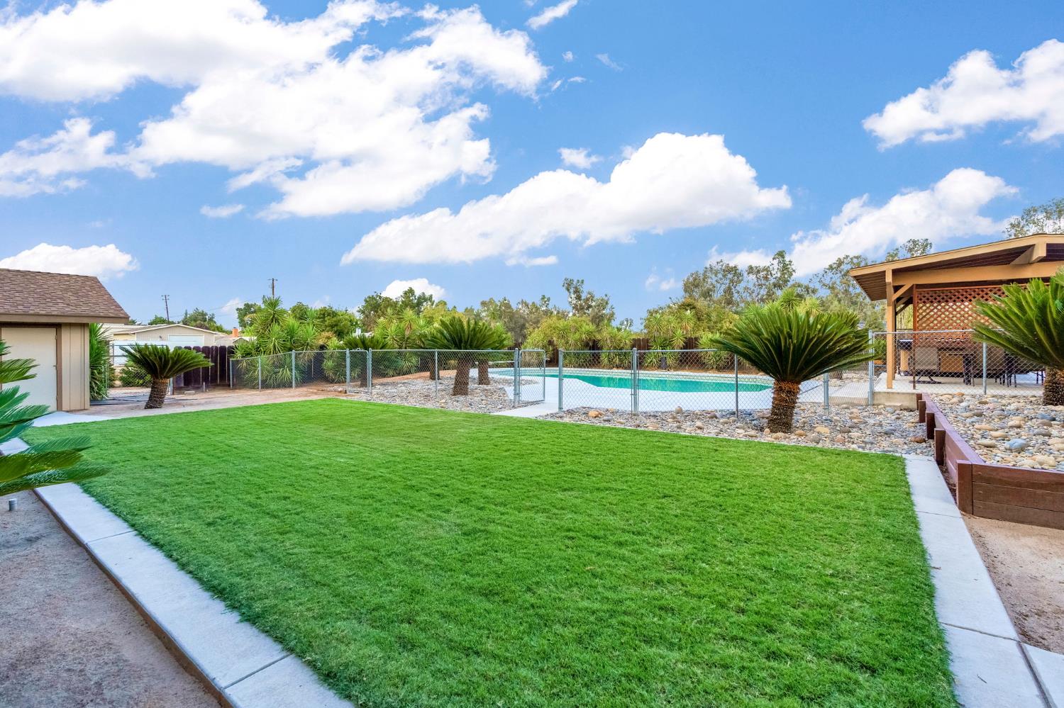 36295 Kensington Dr, Madera, CA 93636