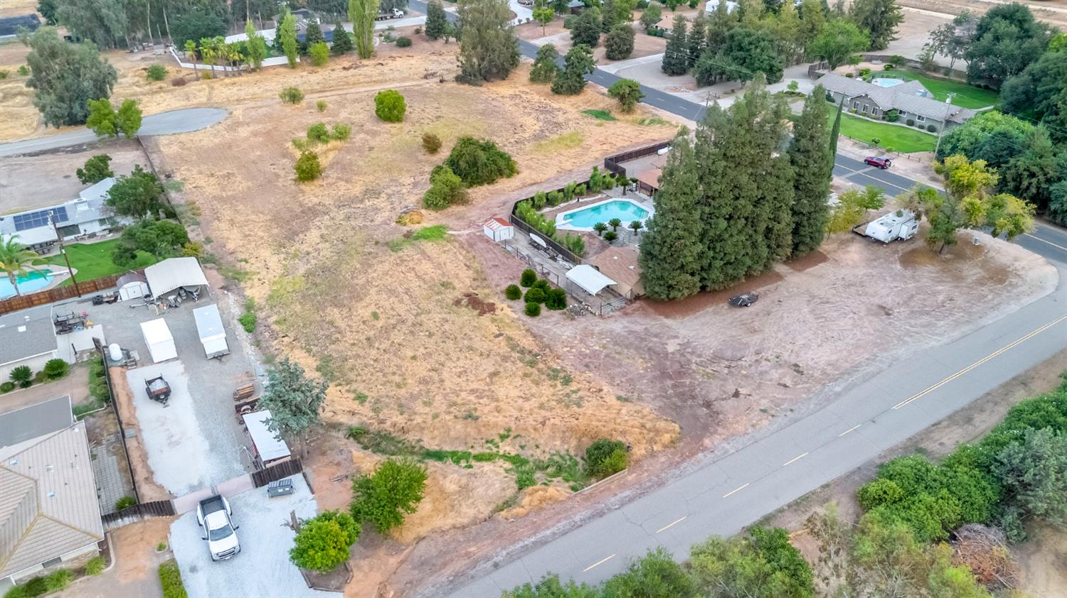 36295 Kensington Dr, Madera, CA 93636